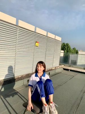 苏晓彤校园制服天台清纯性感图片_2