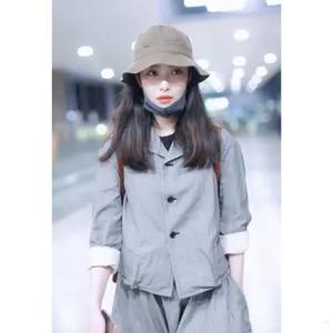 倪妮舒适日系风街拍照图片_4