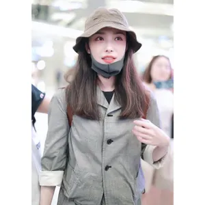 倪妮舒适日系风街拍照图片_6