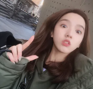 苏晓彤搞怪自拍照图片_3