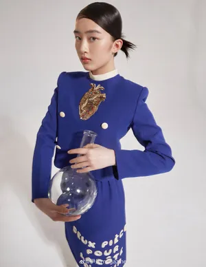 邓恩熙灵动俏皮写真图片_1