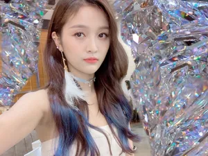 吴宣仪性感甜美自拍照图片