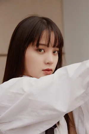 欧阳娜娜时尚简约写真图片_2
