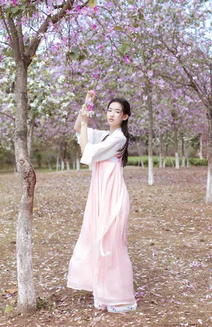 王玉雯清新灵动汉服写真图片_2