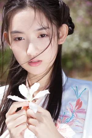 王玉雯清新灵动汉服写真图片_3