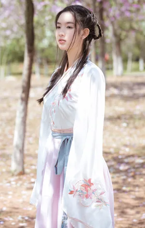王玉雯清新灵动汉服写真图片_6