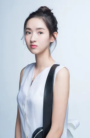 王玉雯甜美丸子头写真图片