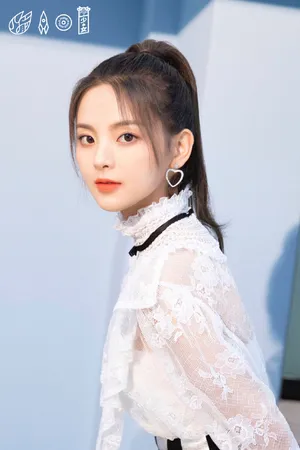杨超越《心动的信号》甜美图片