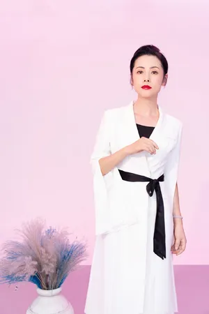 杨明娜温婉知性时尚写真图片_1