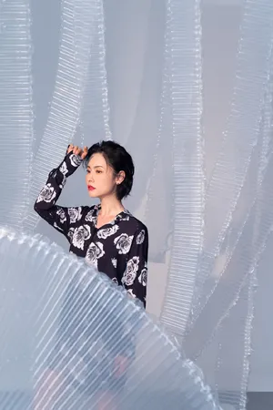 杨明娜温婉知性时尚写真图片_1