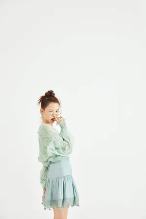 黄一琳清新甜美写真图片