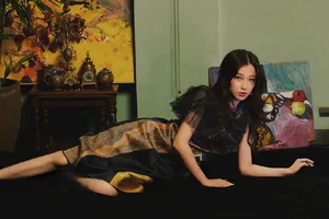 虞书欣复古优雅写真图片_2