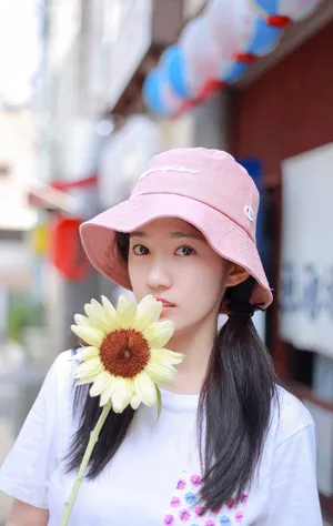 汤梦佳清纯可爱生活照图片_2