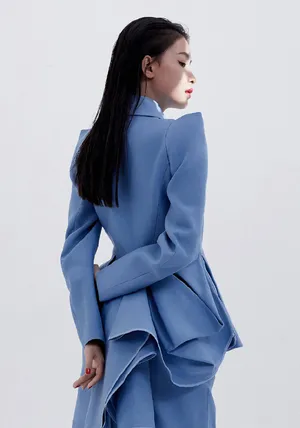 孙怡妩媚动人时尚写真大片_2
