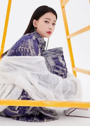 孙怡妩媚动人时尚写真大片_5