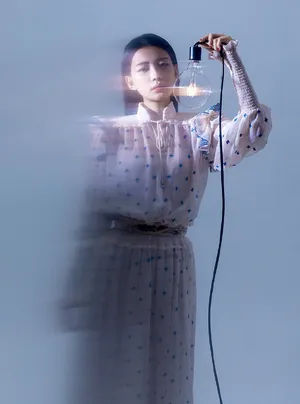 孙怡妩媚动人时尚写真大片_8
