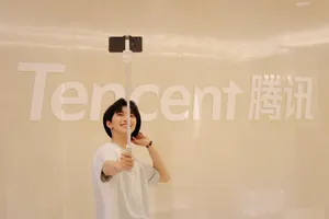陆思恒白衫清新帅气图片