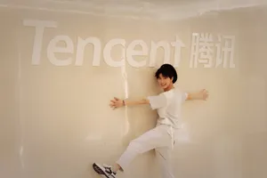陆思恒白衫清新帅气图片