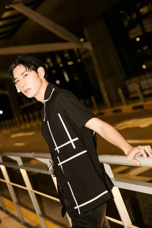 陈星旭帅气简约夜拍图片_3