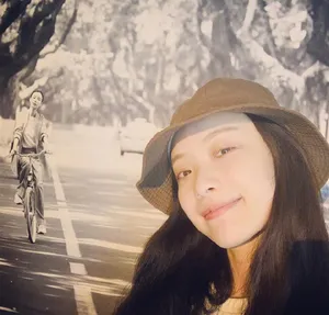 倪妮光影自拍照图片_4
