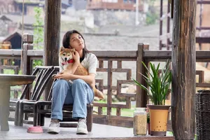 张子枫《向往的生活》可爱剧照图片_2