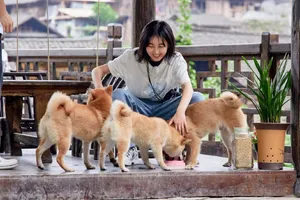 张子枫《向往的生活》可爱剧照图片_4