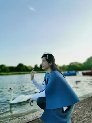 汤晶媚性感优雅旅拍图片_2