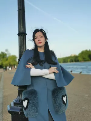 汤晶媚性感优雅旅拍图片_4