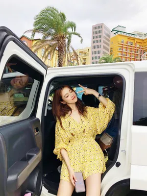 黄一琳夏日清新短裙图片_4