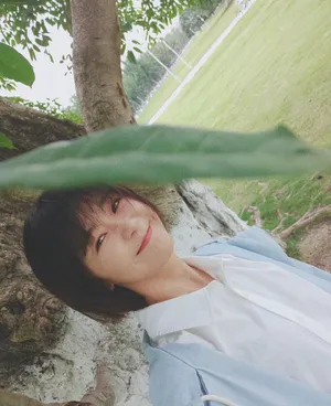 宋伊人短发清新甜美自拍照图片_4
