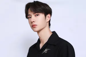 王一博清爽帅气活动写真图片_4