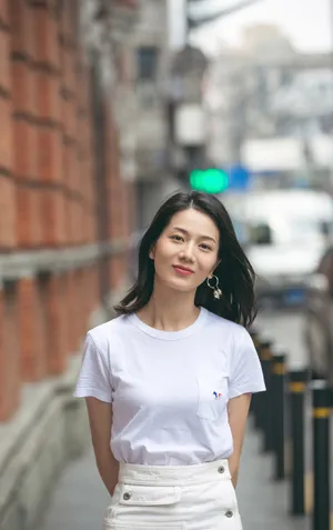 彭杨清新简约夏日街拍图片_5