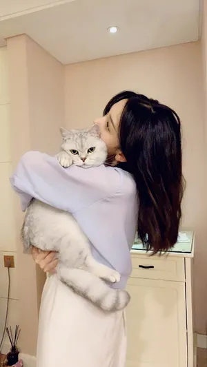 陈瑶可爱俏皮私服照图片_2