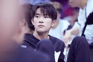 易烊千玺易燃装置彩排照图片_4