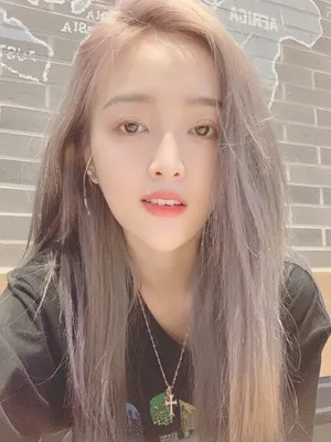 吴宣仪甜美性感街拍自拍图片