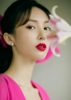 金晨妩媚优雅写真图片_7