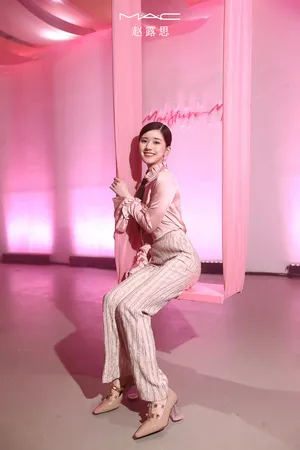 赵露思温婉甜美活动照图片_6