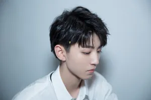 王俊凯音乐盛典帅气舞台照图片_4