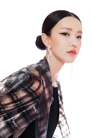 黄一琳成熟妩媚时尚写真图片_2