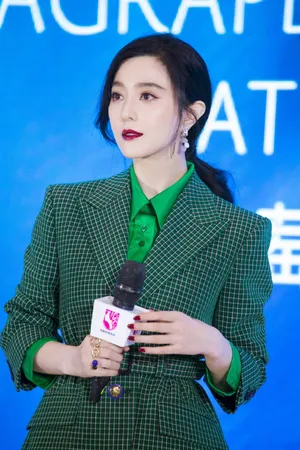 范冰冰西装俊美写真图片_7