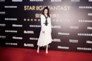 张可盈学院风熟女气质写真图片_3
