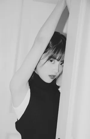 章乐韵妩媚动人写真图片