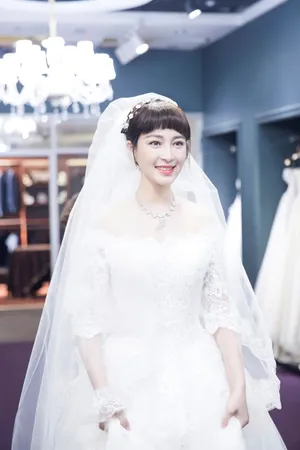 演员甘婷婷婚纱剧照图片_3