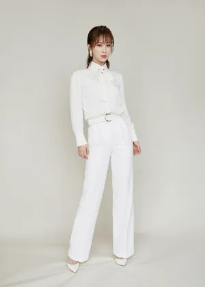 杨紫甜美清新品牌活动写真图片
