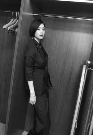 蒋欣优雅干练气质写真图片_3
