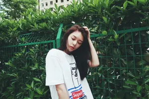傅菁夏日清爽私服街拍图片