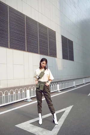 金晨时尚率性写真图片