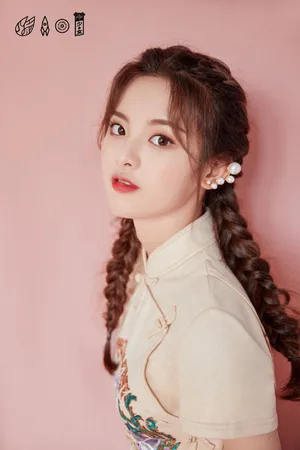 杨超越甜美复古写真图片_2