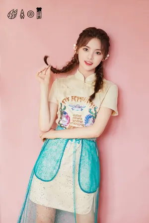 杨超越甜美复古写真图片_4