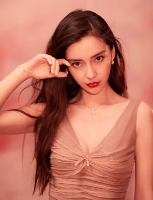 angelababy粉色系性感写真图片_7